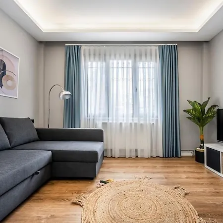 Stylishly Decorated 1br Flat With Ac In Cihangir *