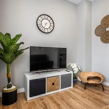 Stylishly Decorated 1br Flat With Ac In Cihangir Сasa de vacaciones Estambul